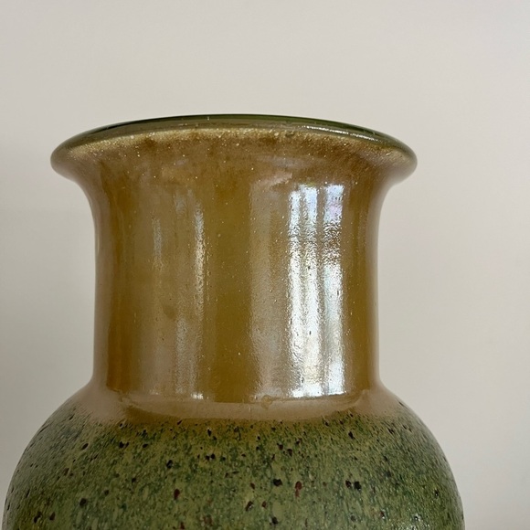 Speckled Green and Gold Art Glass Vase - Picture 2 of 4